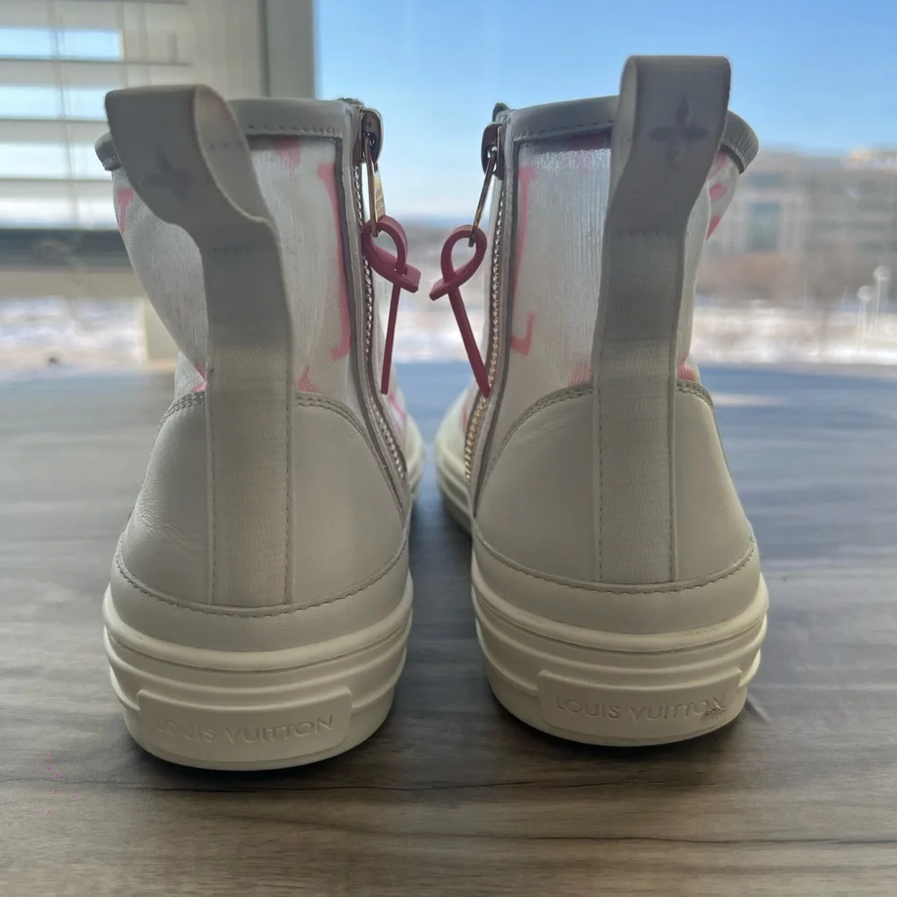 Louis Vuitton Stellar Monogram Sneaker Size 8.5 (EU 39) Womens - Picture 4 of 9